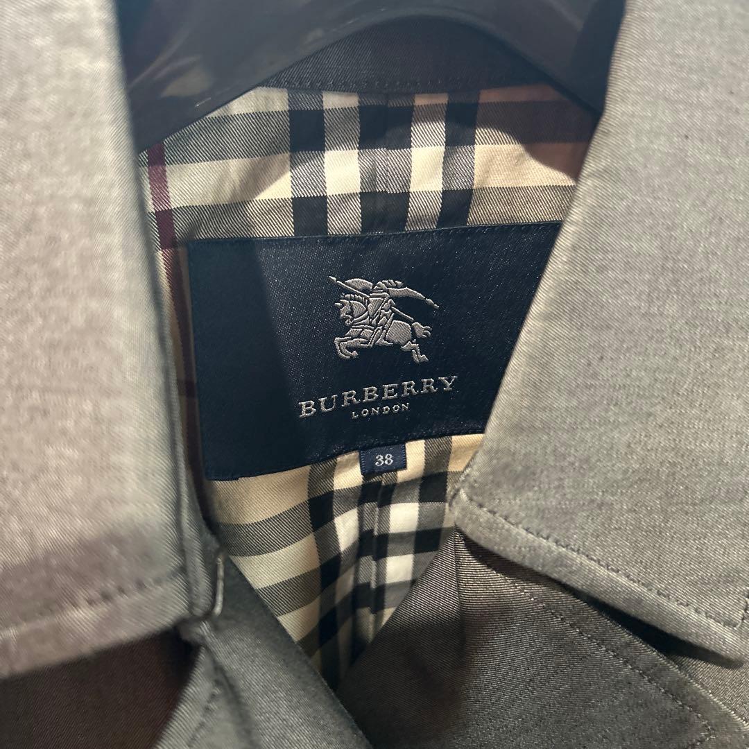 ハルBurberry トレンチコート　ショート丈　サイズ38 グレー