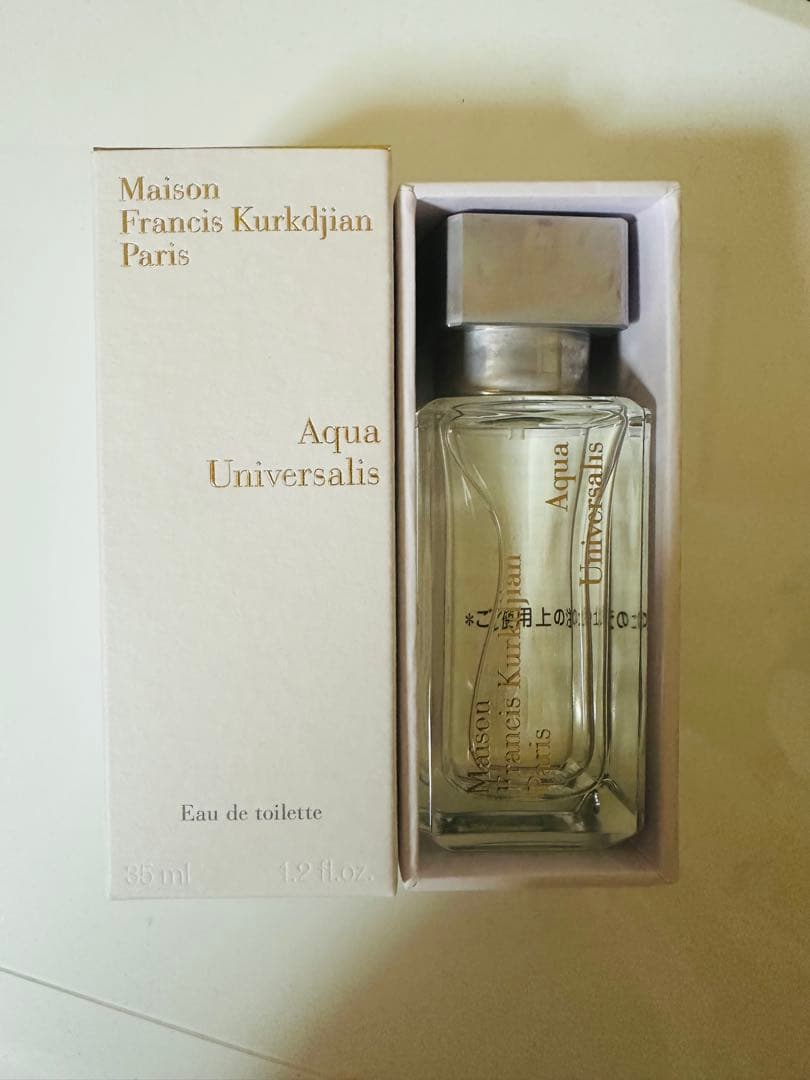 アクア　ユニヴェルサリス　オードトワレ　35ml