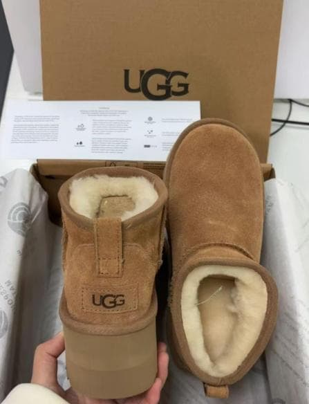 UGG クラシック ウルトラミニ プラットフォーム 厚底 ムートンブーツ