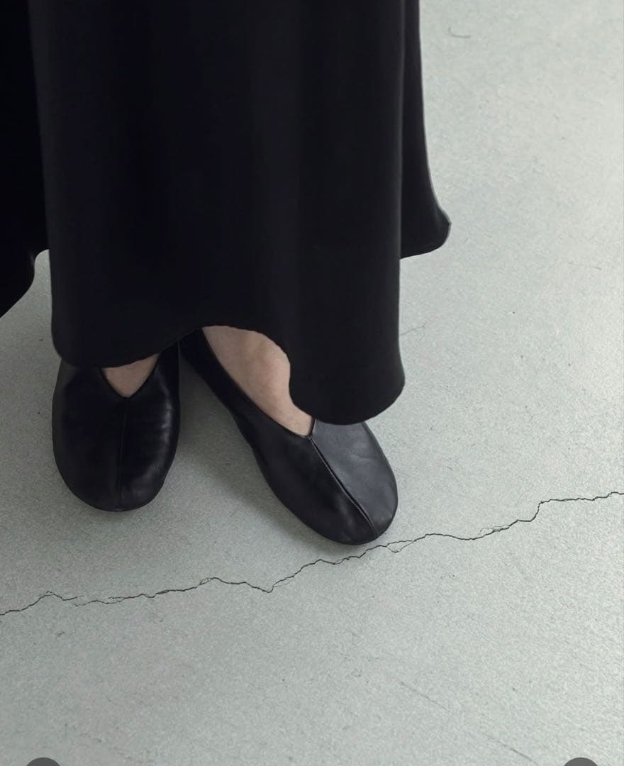 satin flare skirt digne ディニュ Black 2