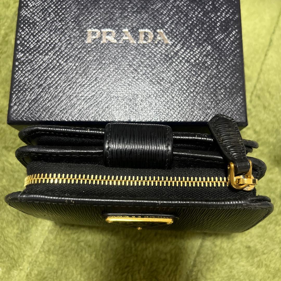 PRADA 二つ折り財布　ブラック　1ML018