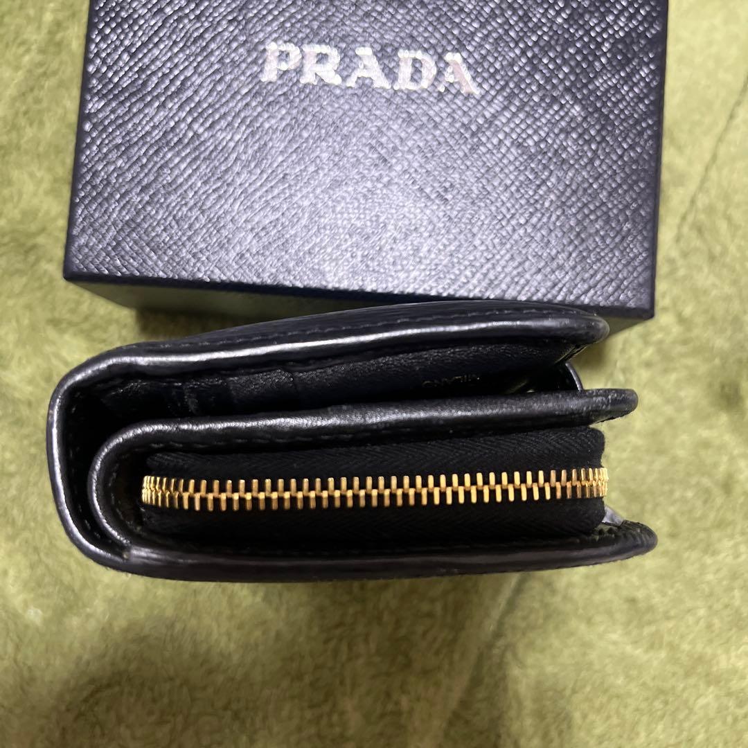 PRADA 二つ折り財布　ブラック　1ML018