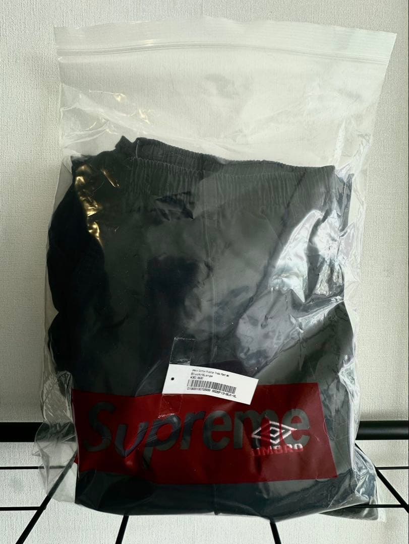 キ*郎様 Supreme umbro ブラック トラックパンツ