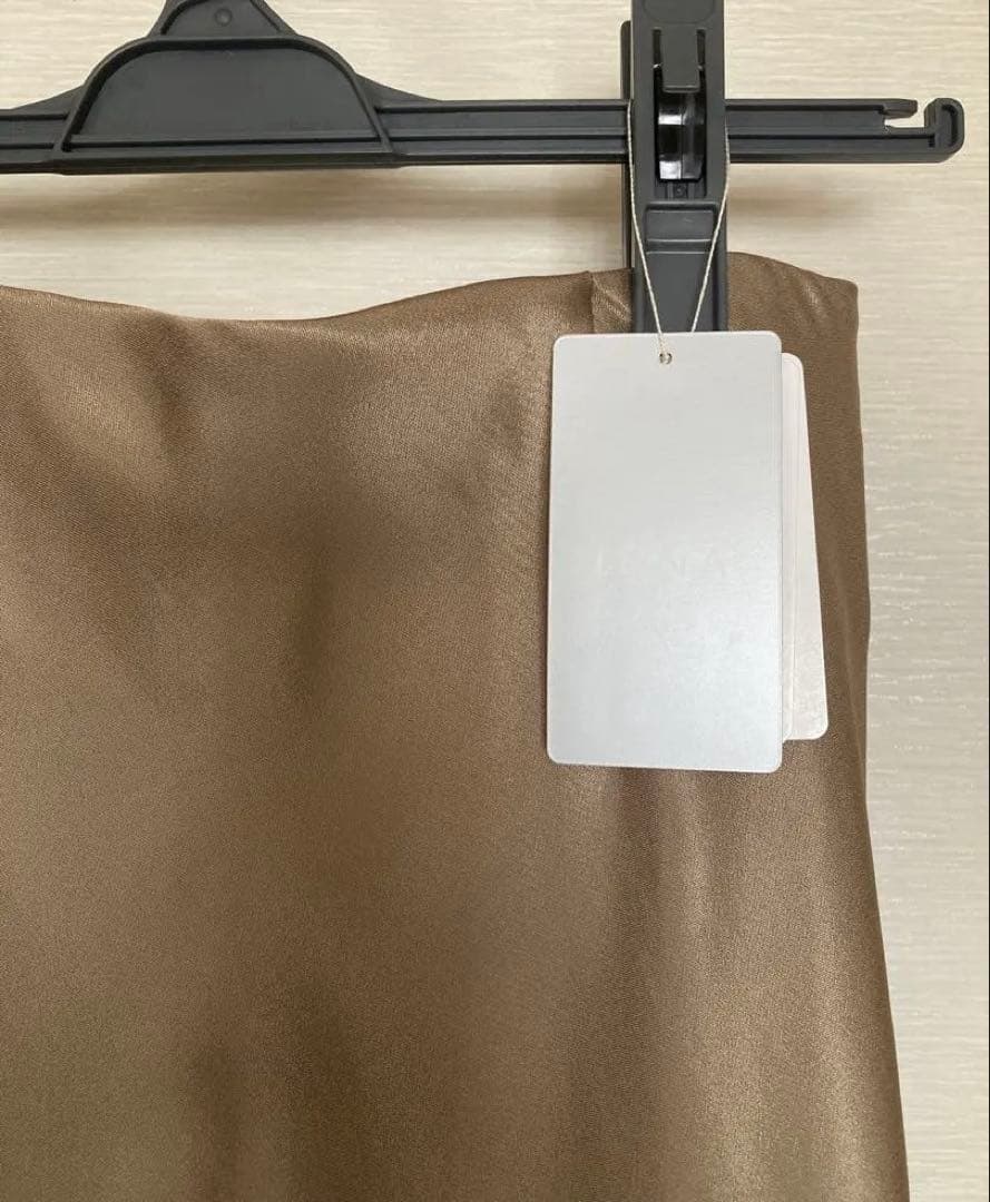 ⭐︎新品未使用⭐︎2024 IENA サテンマーメイドスカート