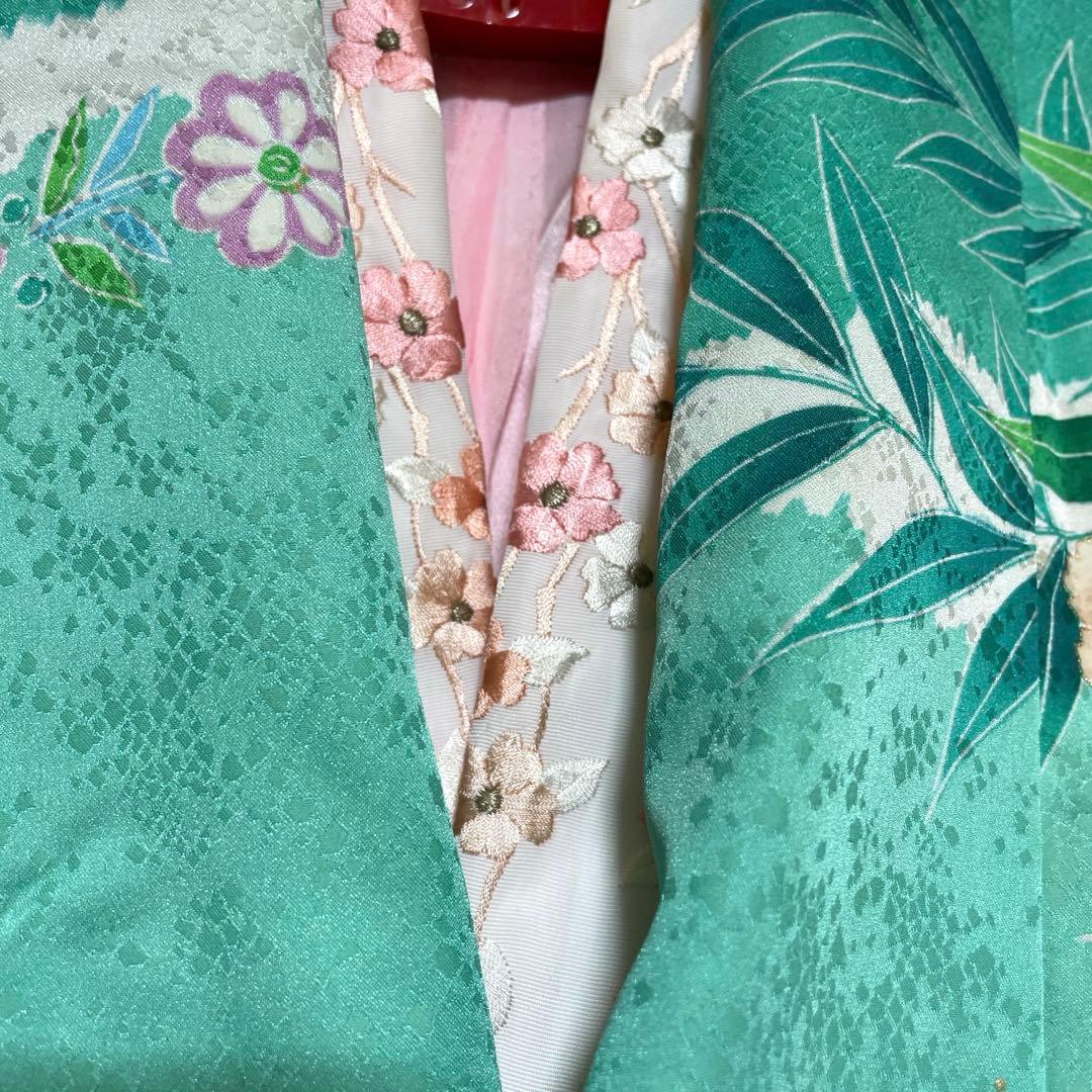 振袖 ミントグリーン 花柄刺繍　金糸　長襦袢半衿付きセット、おまけ付きフルセット