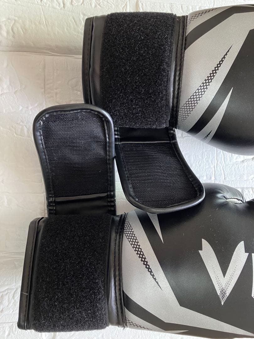 VENUM グローブ Challenger 3.0 8オンス