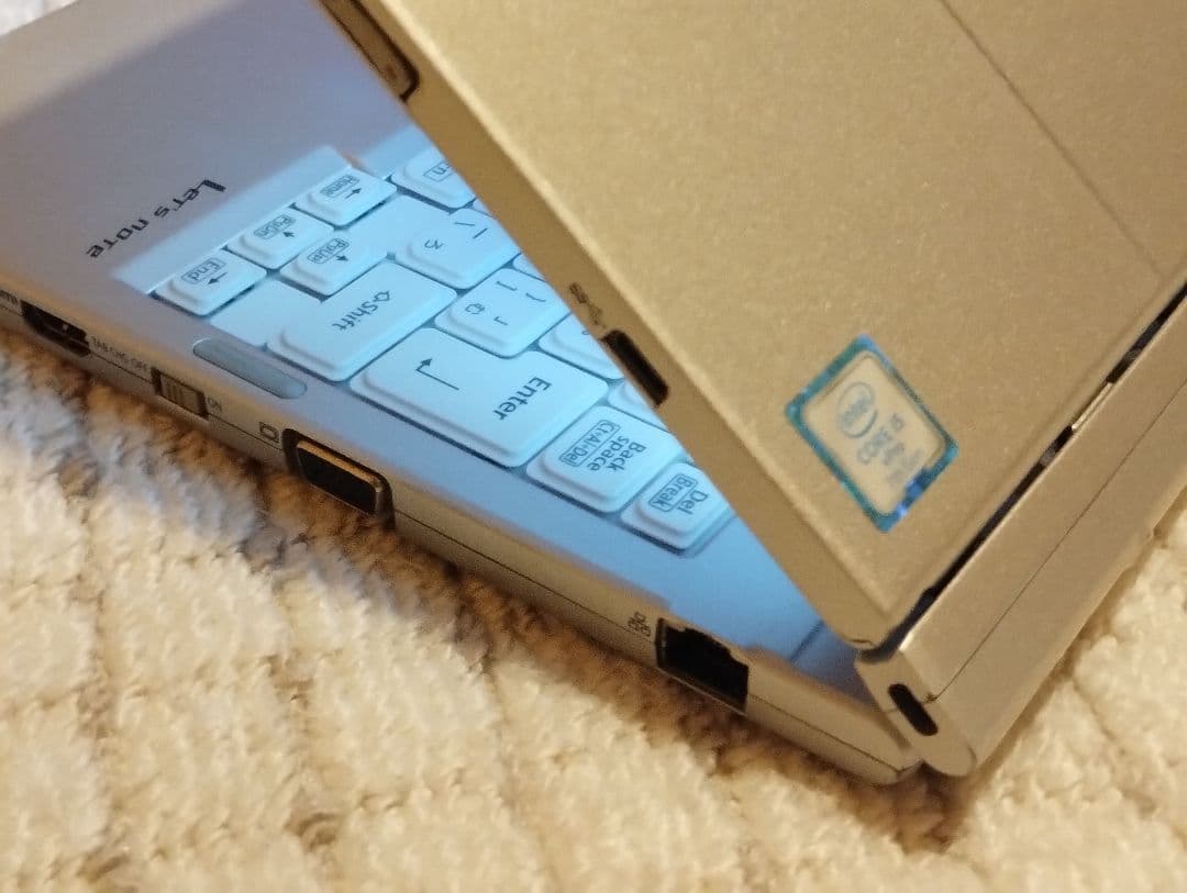 ノートPC（2in1モデル）CF-XZ6 タブレットモード可能
