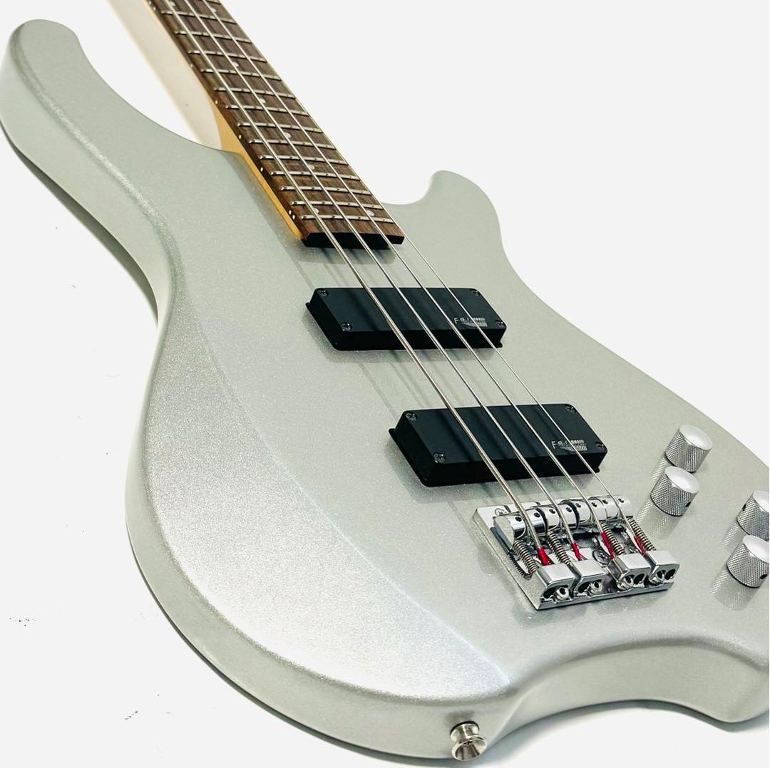 FERNANDES フェルナンデス TREMOR 4 アクティブベース