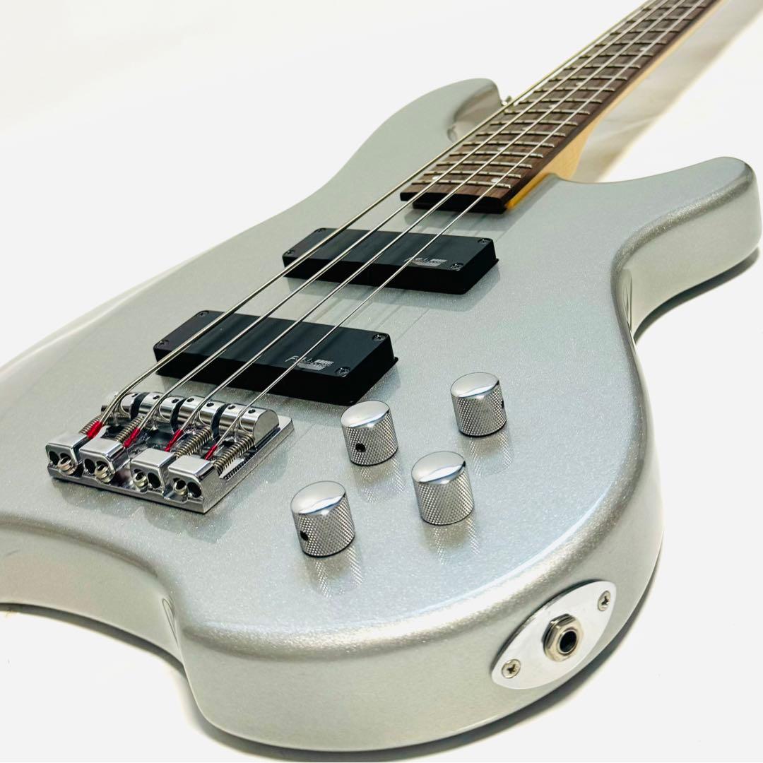 FERNANDES フェルナンデス TREMOR 4 アクティブベース