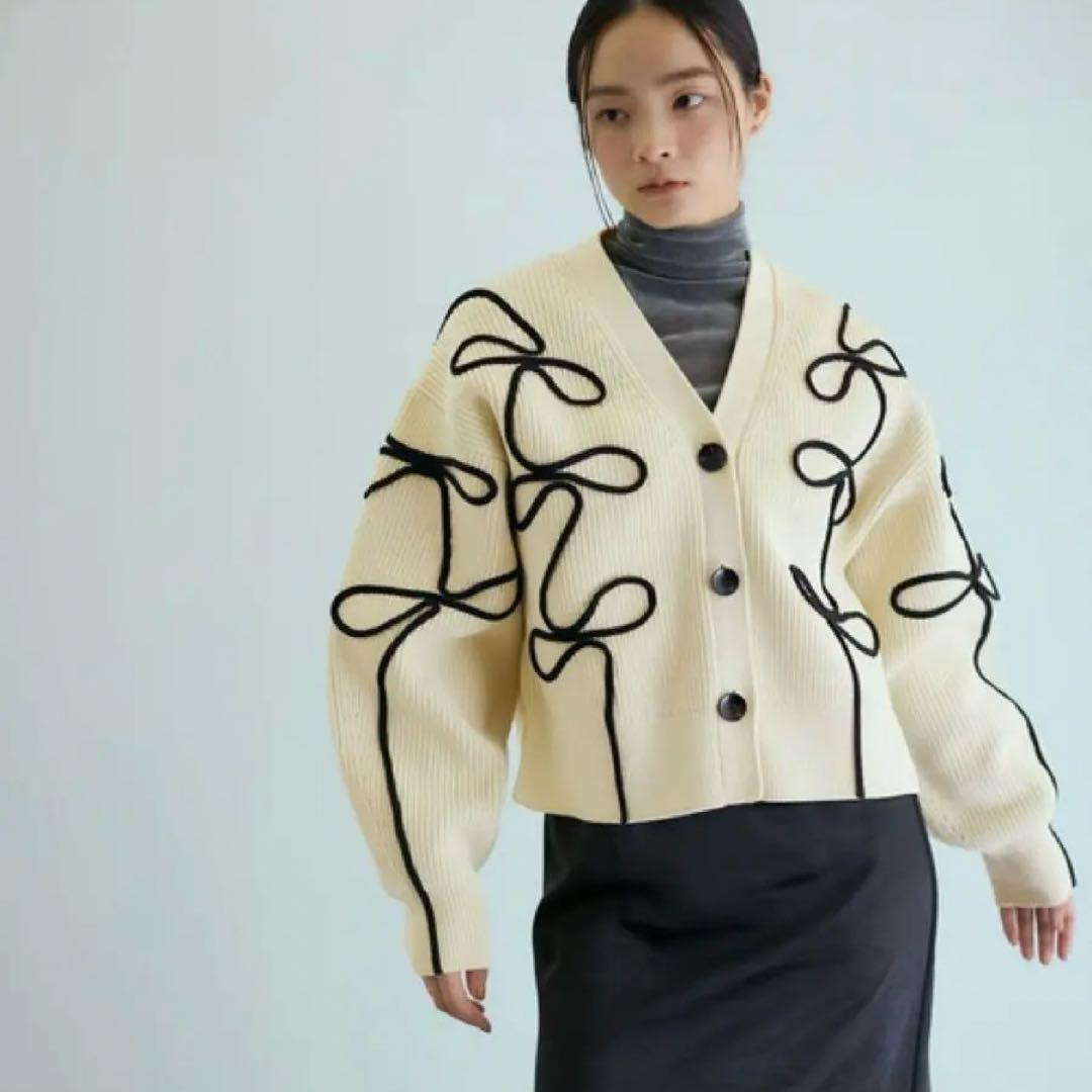 ADAM ET ROPE' FEMME　アダムエロペ　ラインニットカーディガン