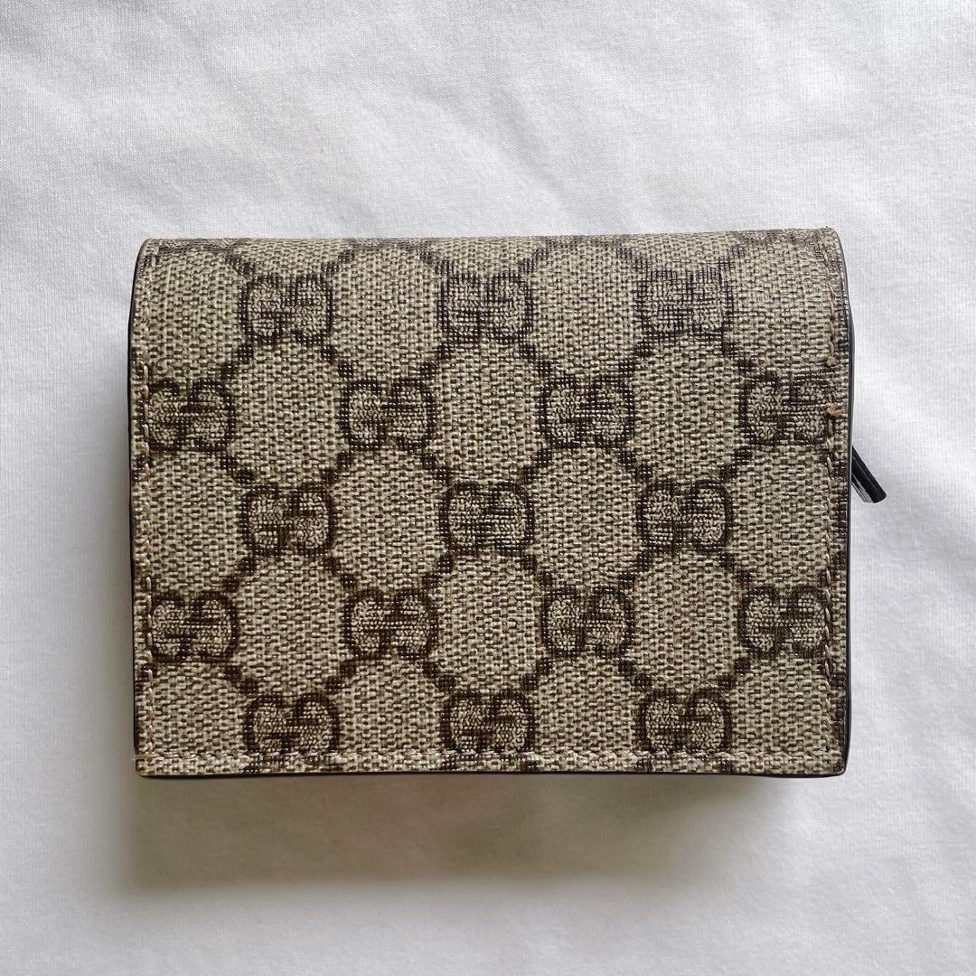 GUCCI ミニ財布　ハートモチーフ