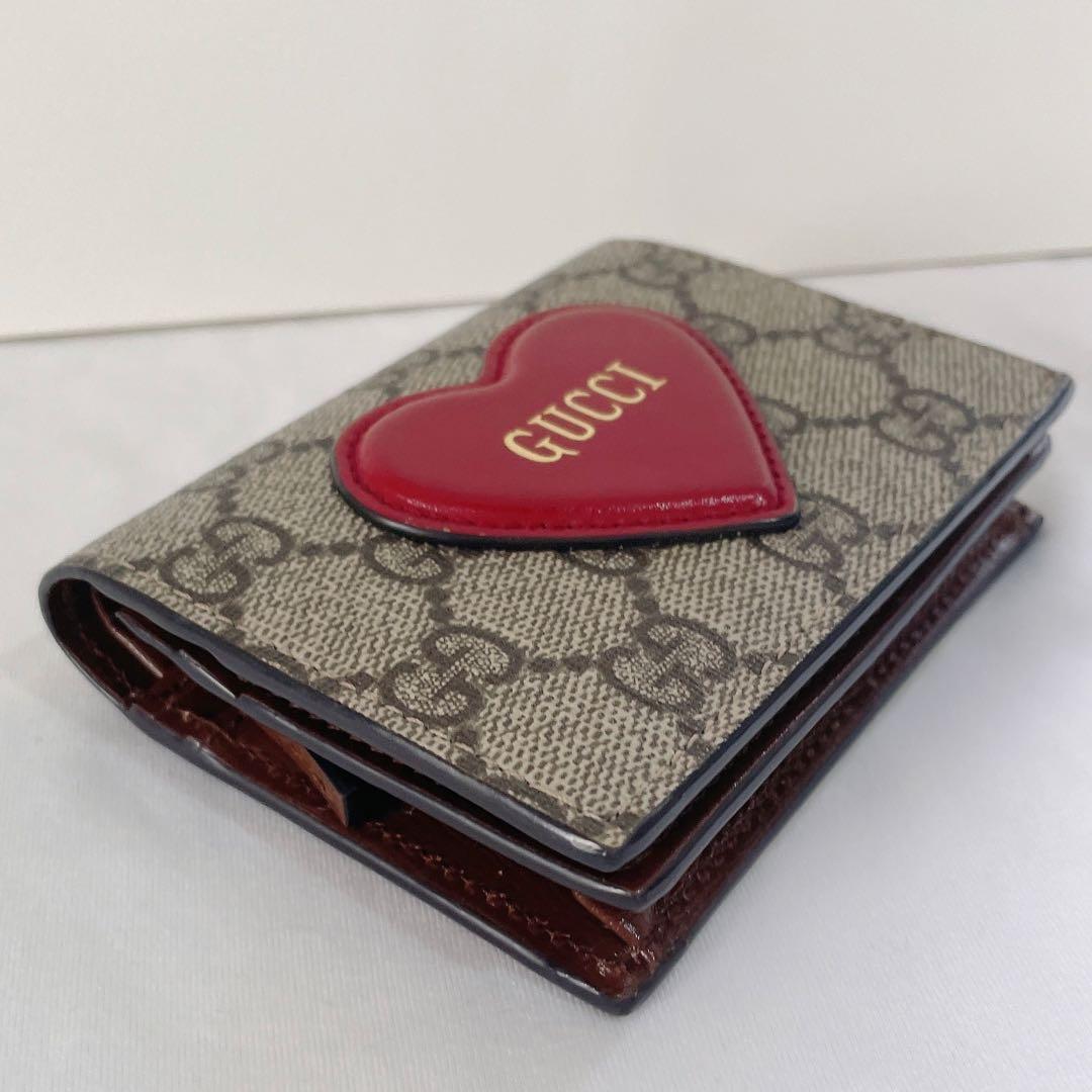 GUCCI ミニ財布　ハートモチーフ