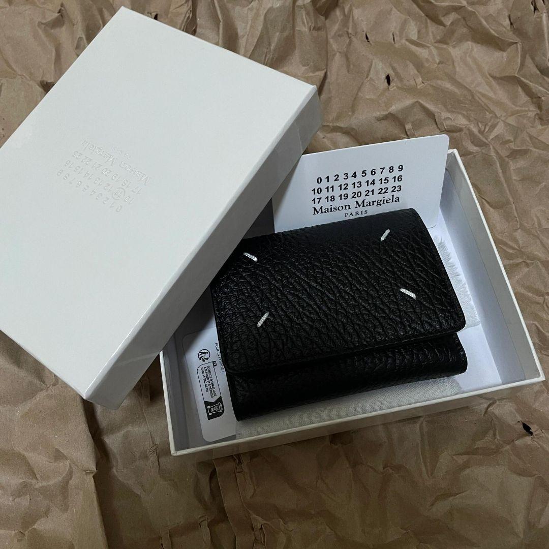 bee様 三つ折り財布