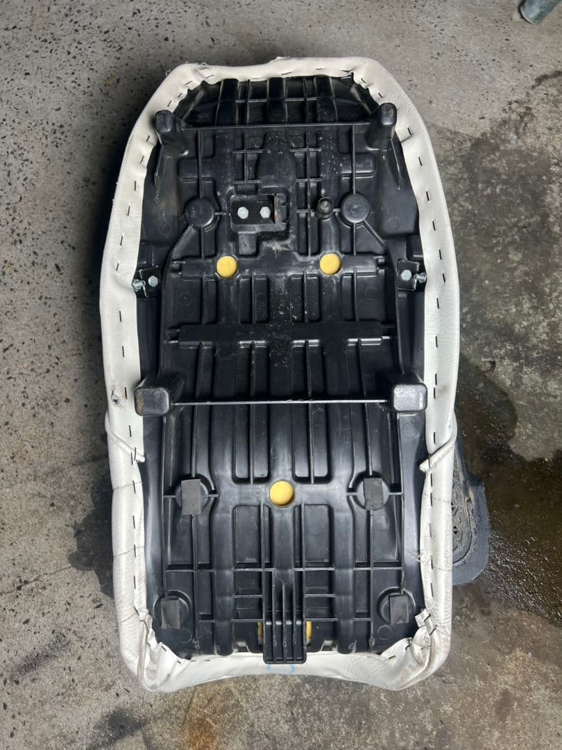 xjr400r タックロール 白