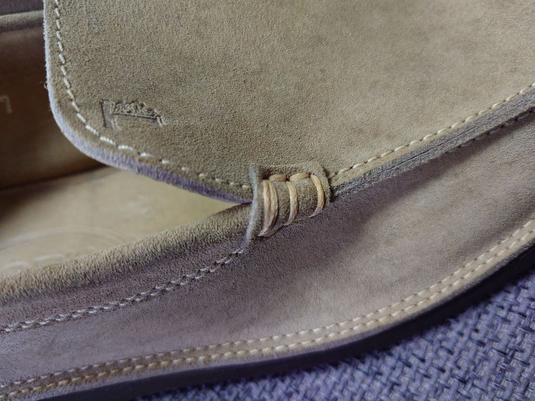 トッズTOD'Sスウェードローファードライビングシューズカーキサイズ7