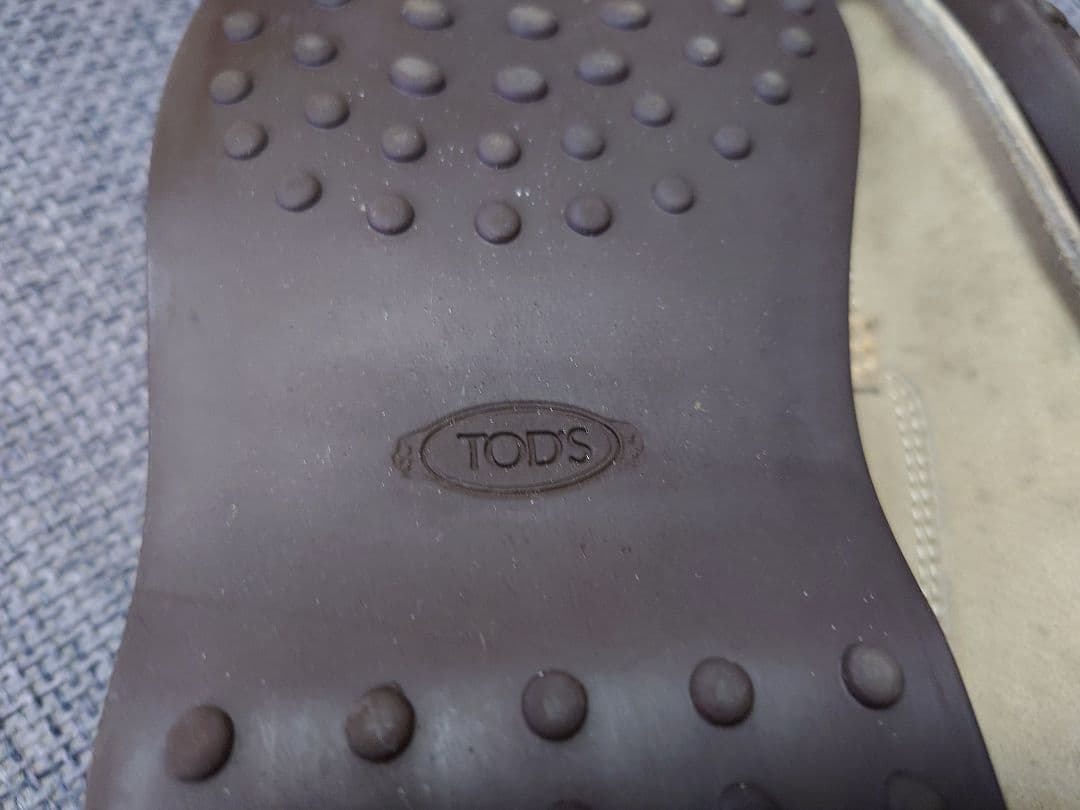 トッズTOD'Sスウェードローファードライビングシューズカーキサイズ7