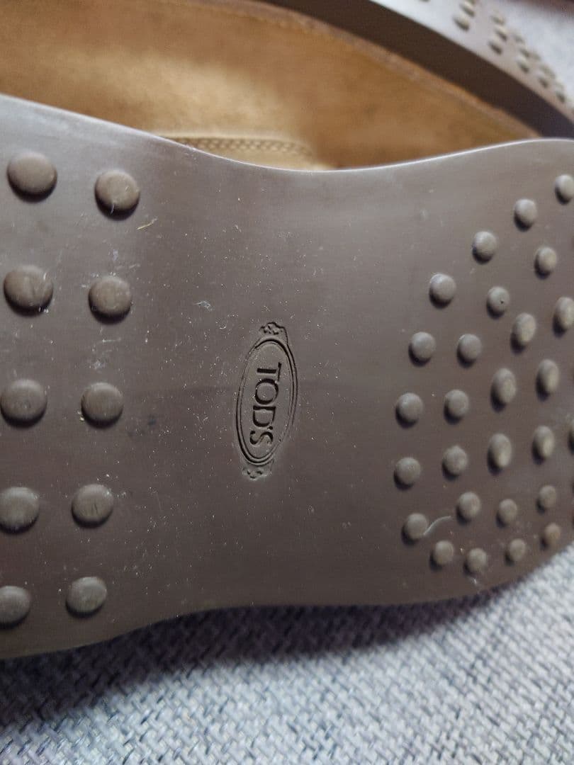 トッズTOD'Sスウェードローファードライビングシューズカーキサイズ7