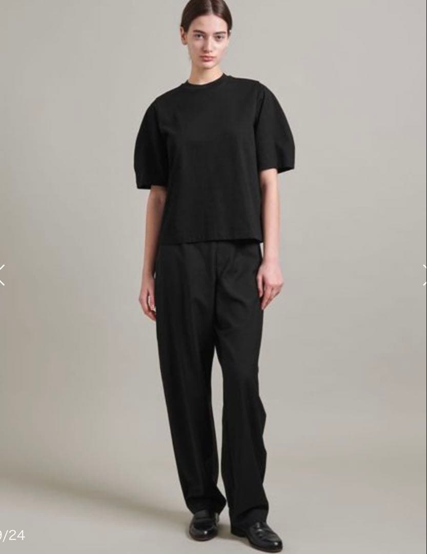 ＜LOEFF＞コットン クレセントスリーブ Tシャツ　ブラック
