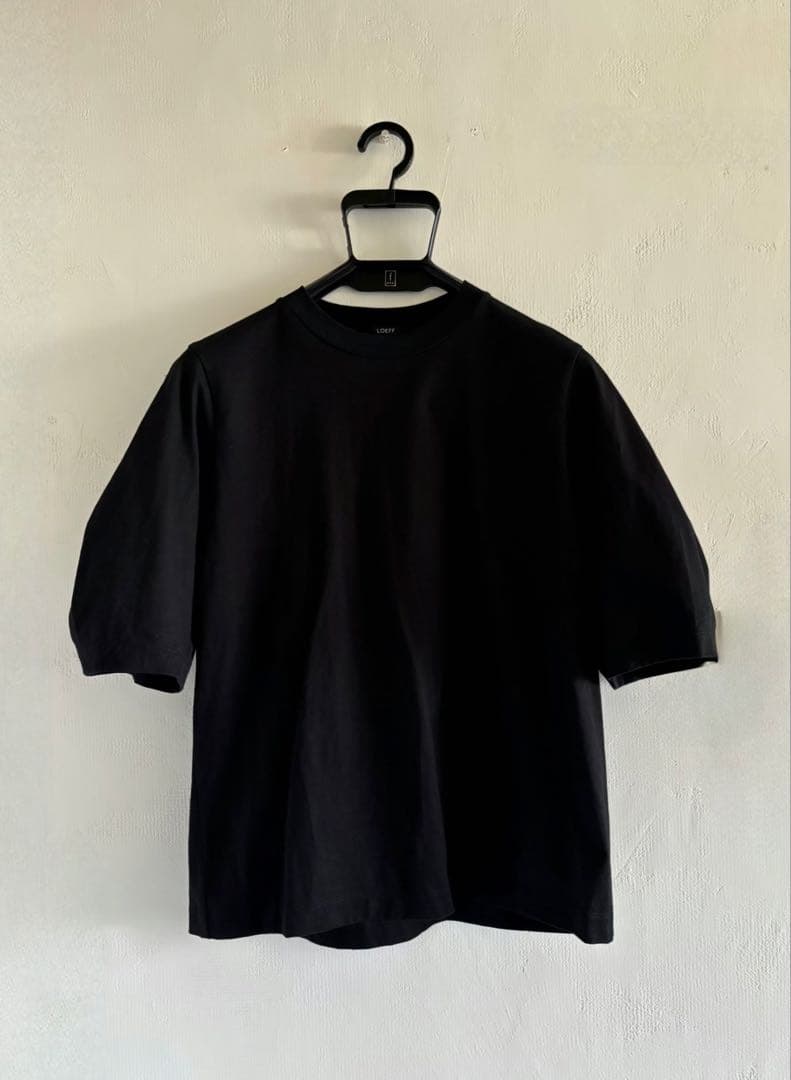 ＜LOEFF＞コットン クレセントスリーブ Tシャツ　ブラック