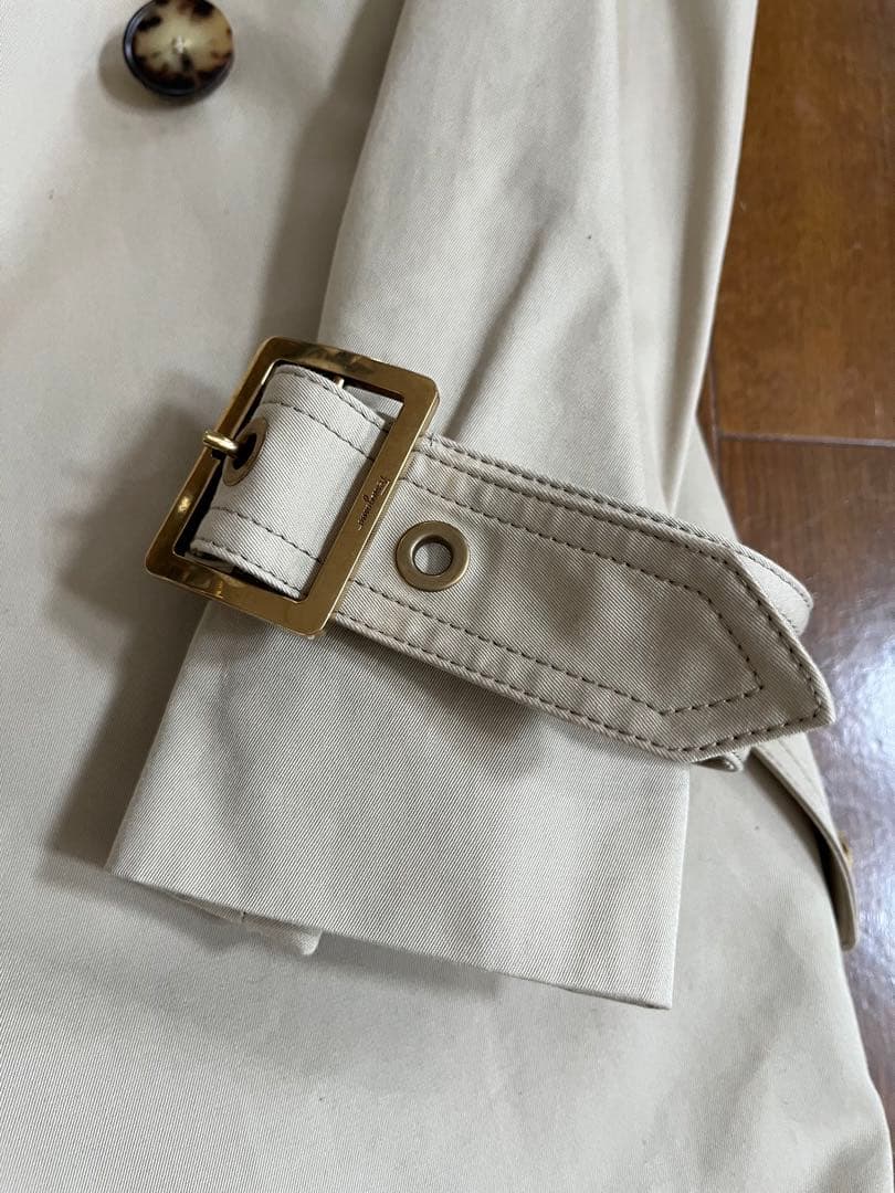 値下げ■一度着用▪️フェラガモトレンチコート▪️ベージュ▪️細身▪️着痩せ効果