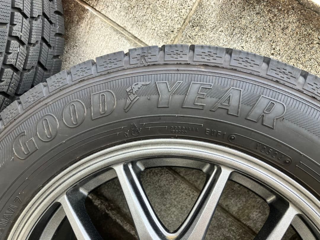 専用出品GOODYEARスタッドレスタイヤ美品215 60 R16セット