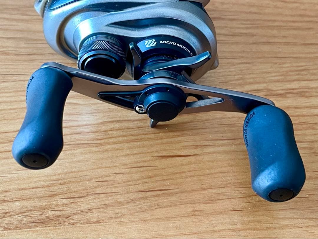 13メタニウム 右巻きシマノ SHIMANO
