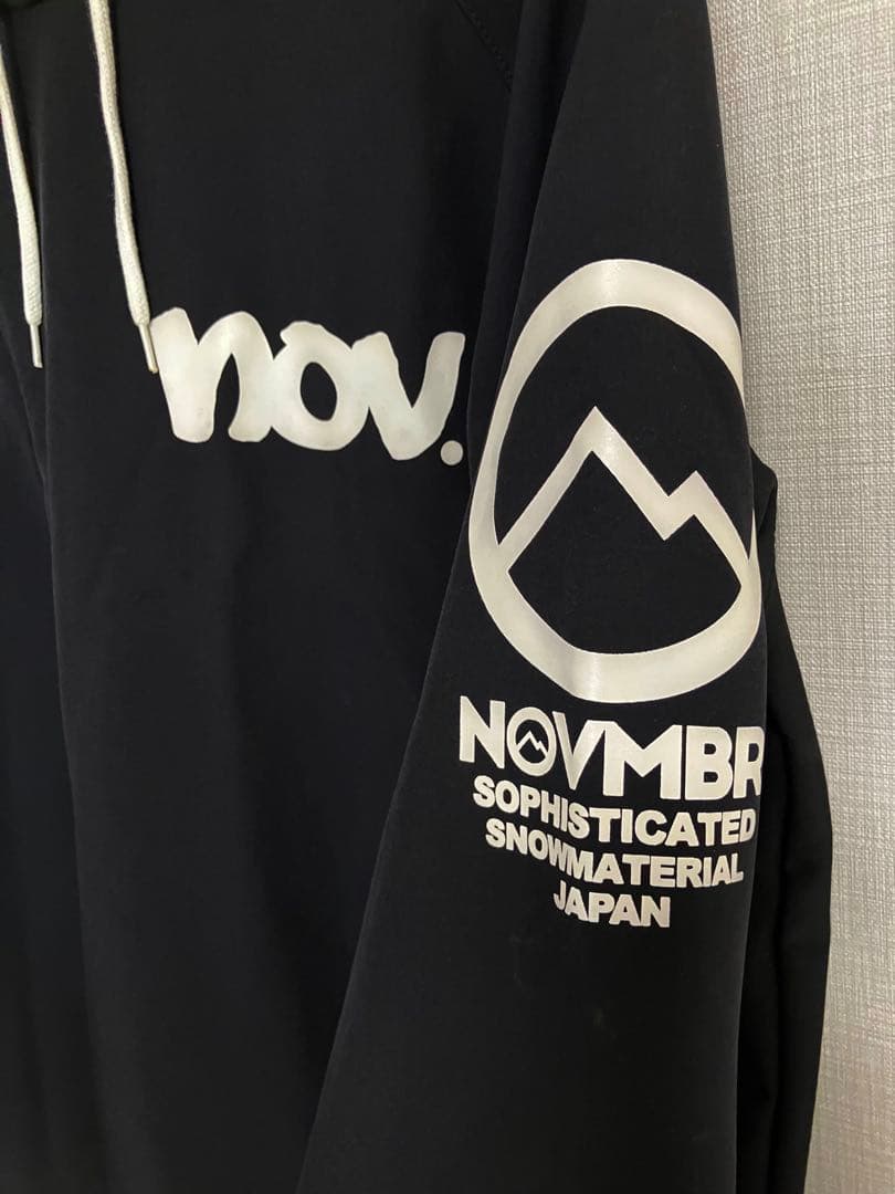 November（ノベンバー）スノボ　パーカ ブラック　超美品　パスケース入