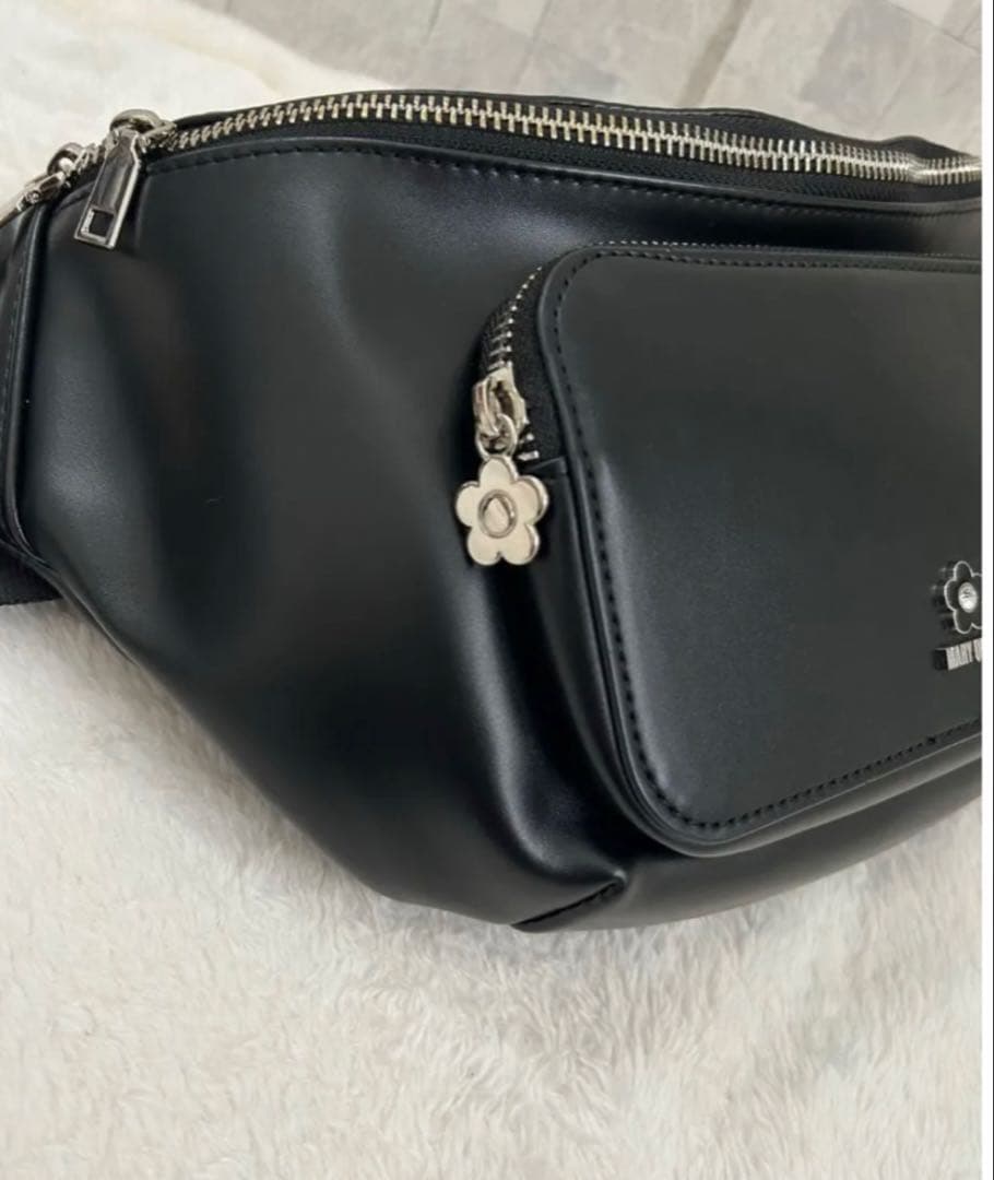 極美品✨MARY QUANTエポビジューデイジーポイント ボディバッグ