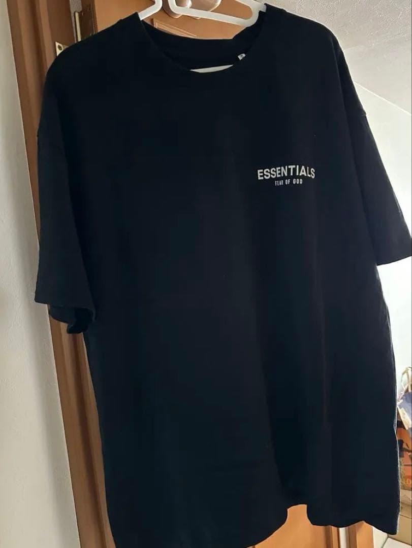ESSENTIALS Tシャツ　ブラック &ホワイトの2枚