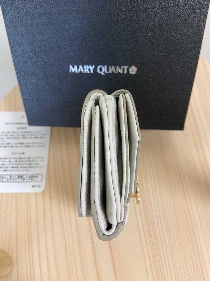お値下げ）MARY QUANT マリークワント　三つ折り財布 ホワイト　折り財布