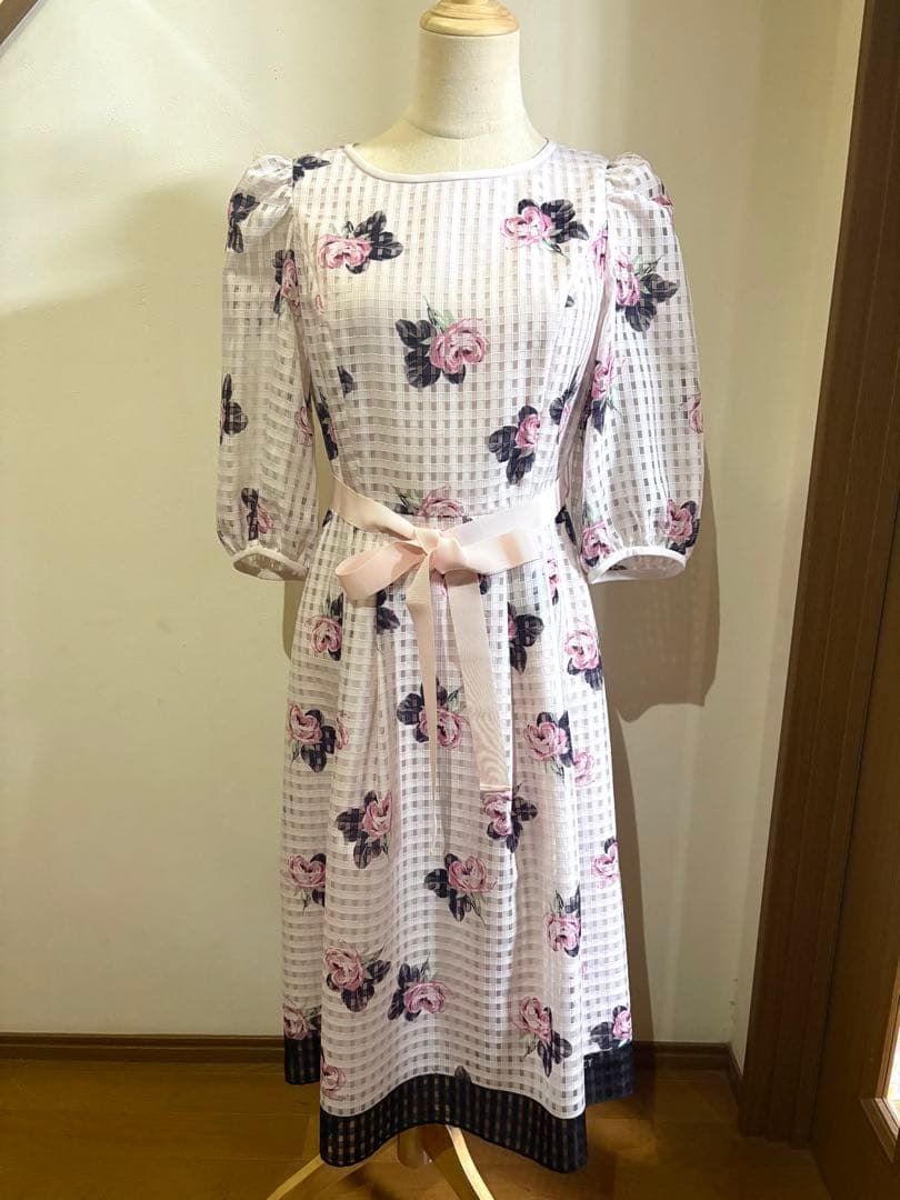 エムズグレイシー 花柄ワンピース 38 定価49500円 アナウンサー着用