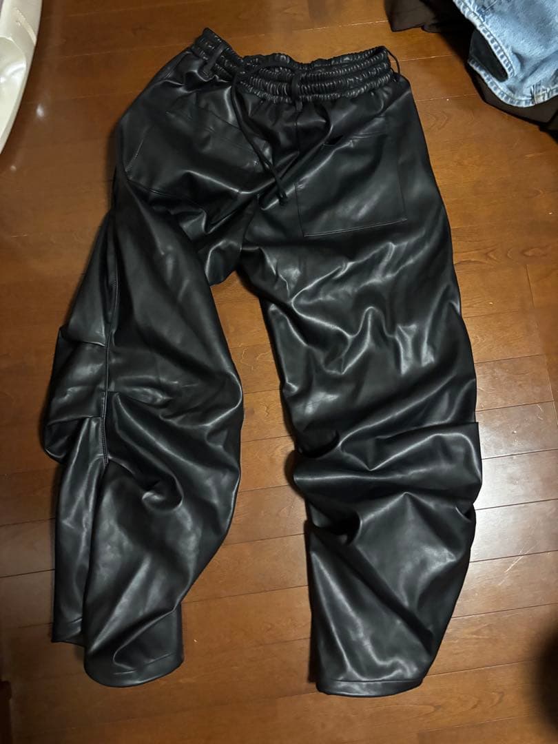 amnjx BLACKROSE トラックパンツ フェイクレザー　平本蓮