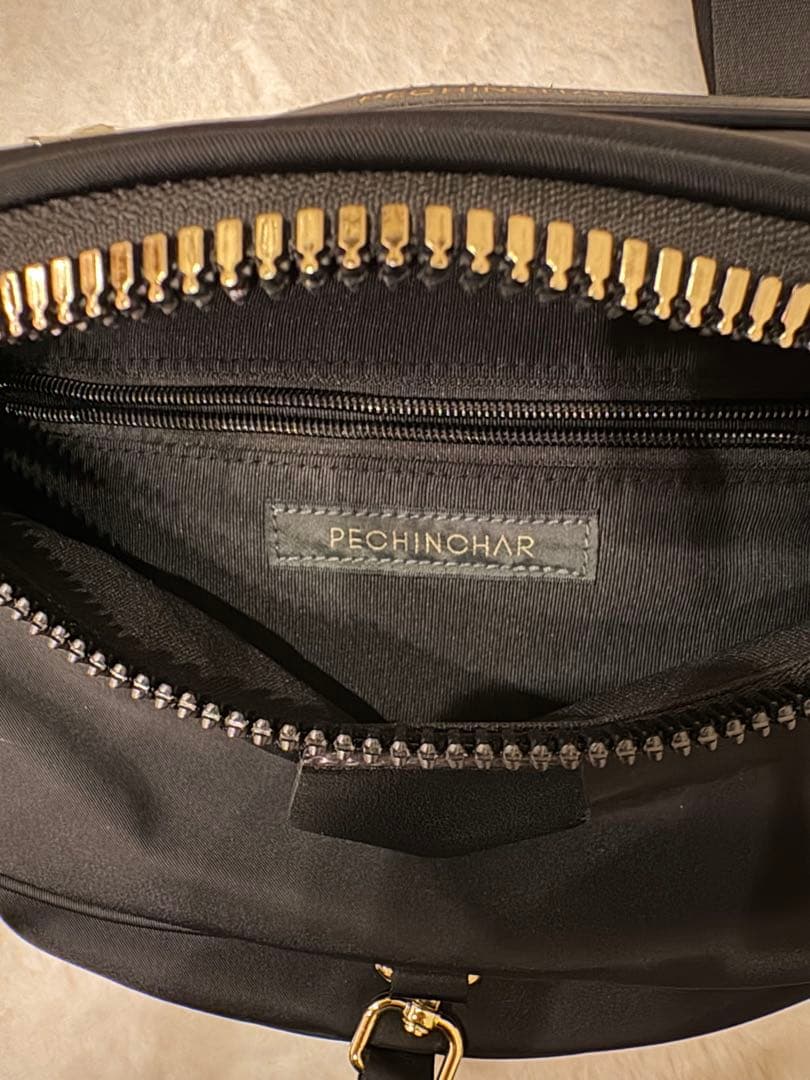 PECHINCHAR メタルファスナーショルダーバッグ