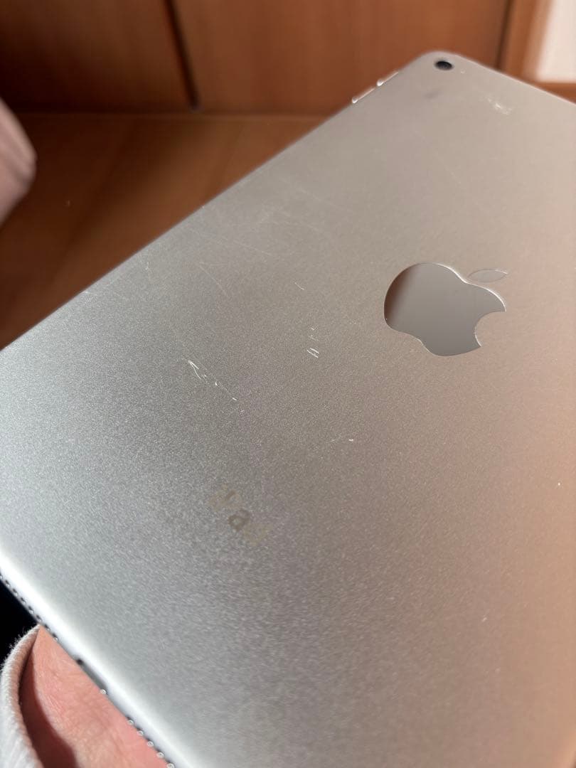 iPad mini4 128GB Wi-Fiモデル　①