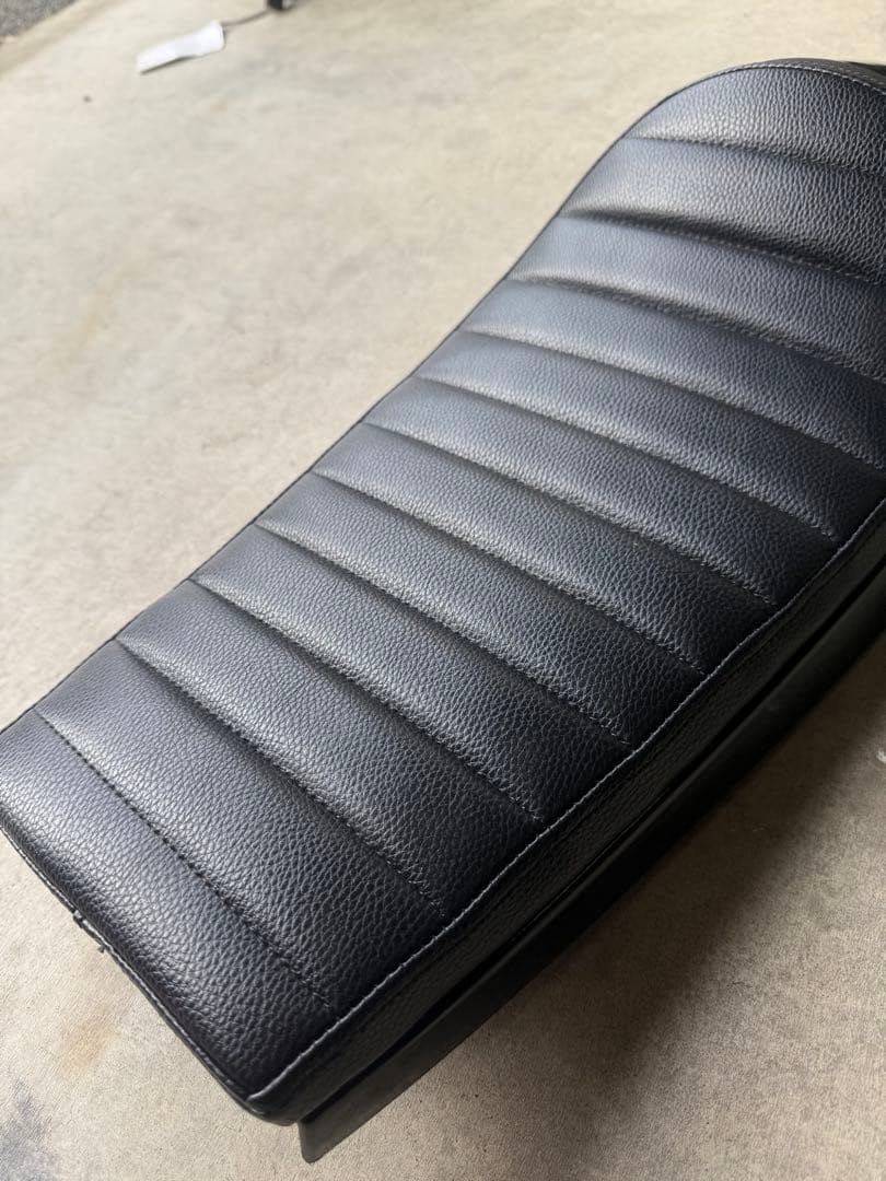 汎用カフェレーサーシート　SR400 W650 XS650などなど