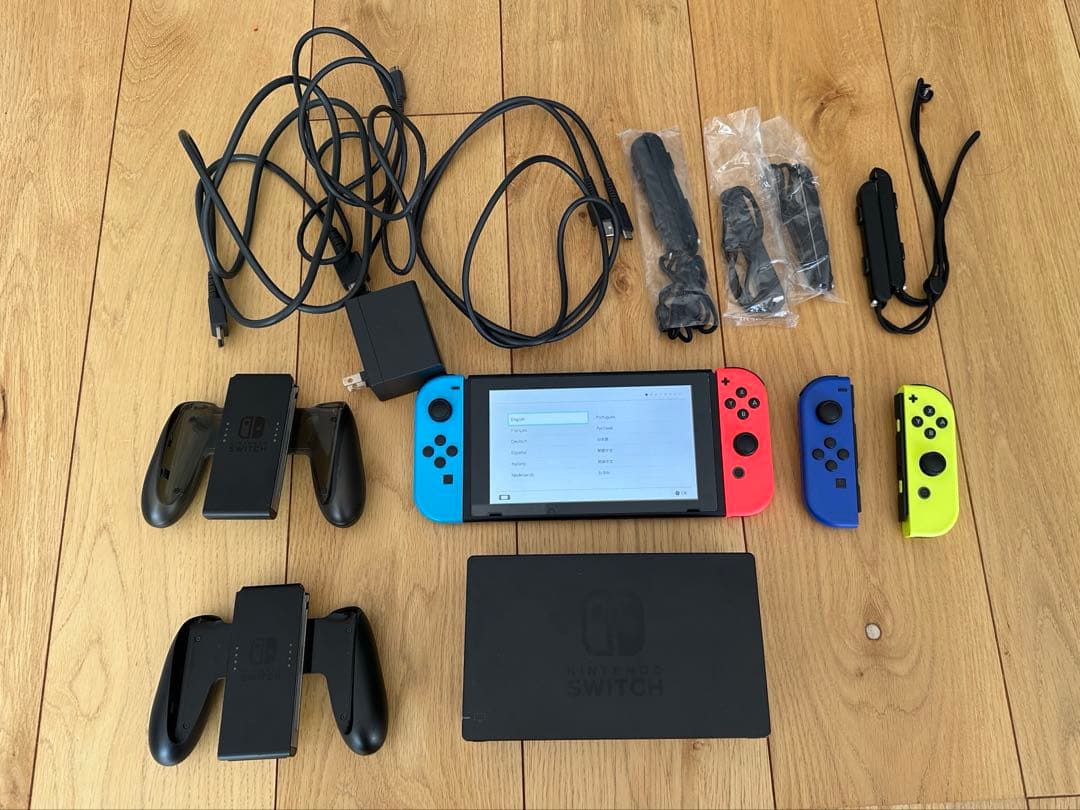 Nintendo Switch 本体（2017年製）+ Joy-Conセット