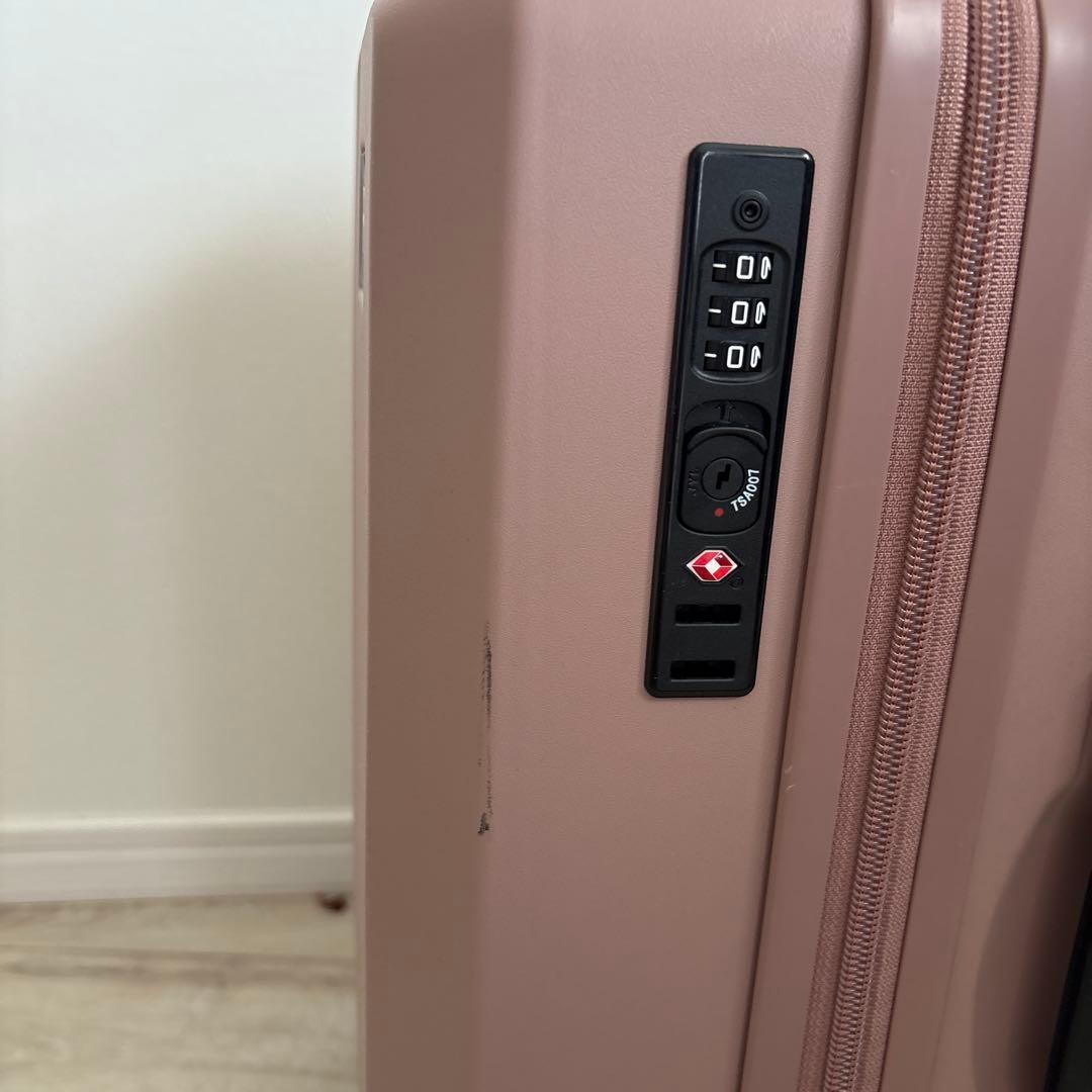 フリークエンター　キャリーケース　Lieve 22L