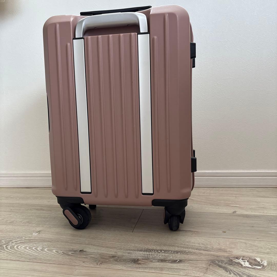 フリークエンター　キャリーケース　Lieve 22L
