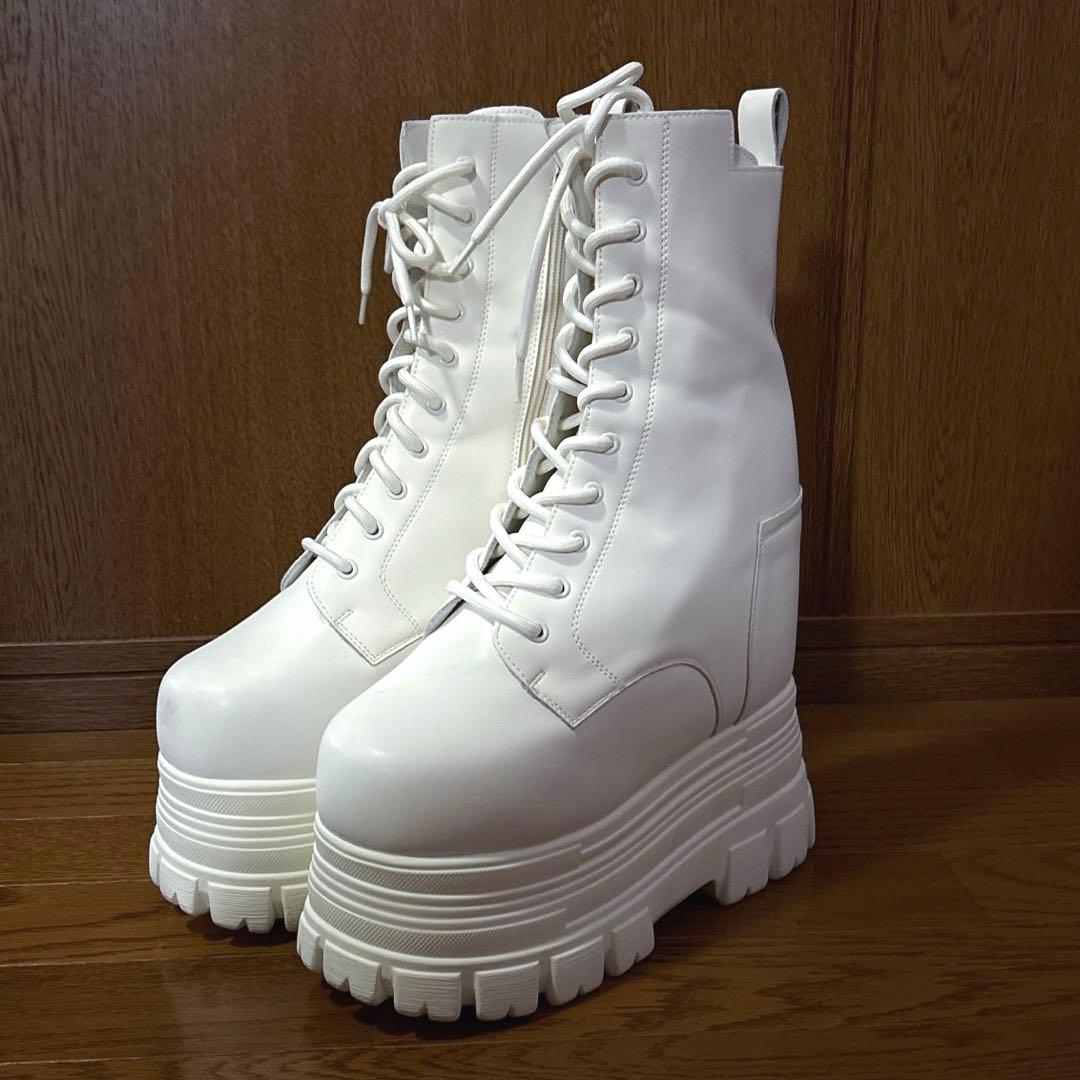 コスプレ 22cm厚底 シークレットブーツ 黒 白