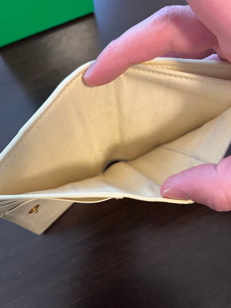 BOTTEGA VENETA 二つ折り財布（イエロー）