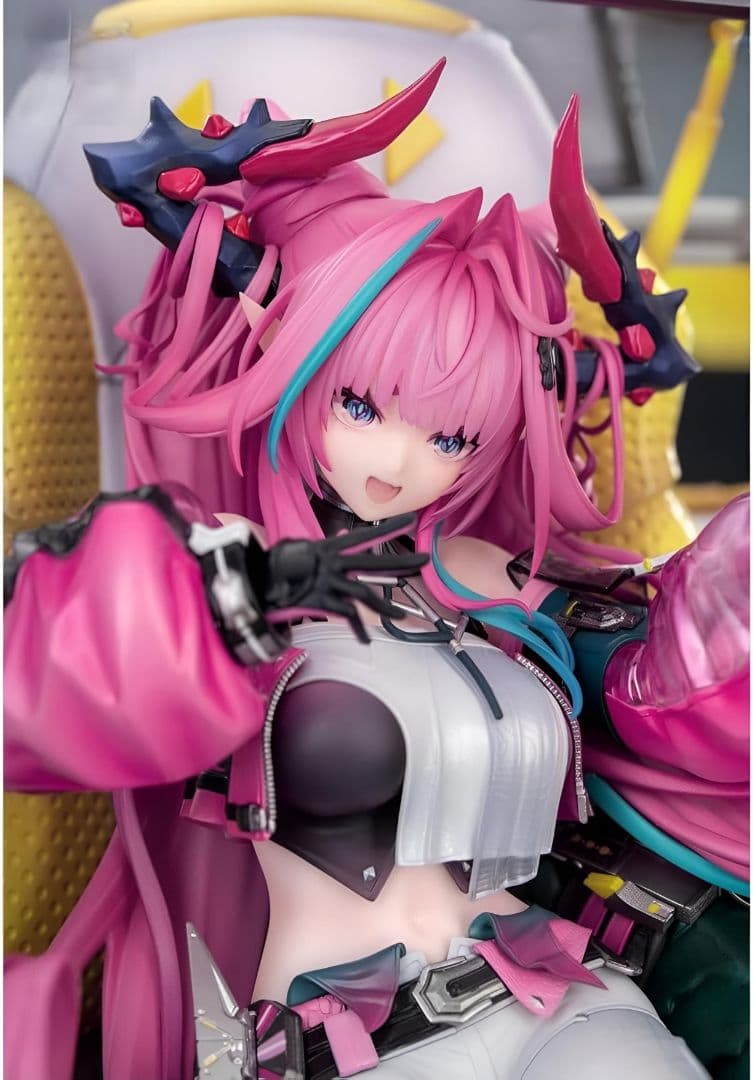イボォンヌフィギュア