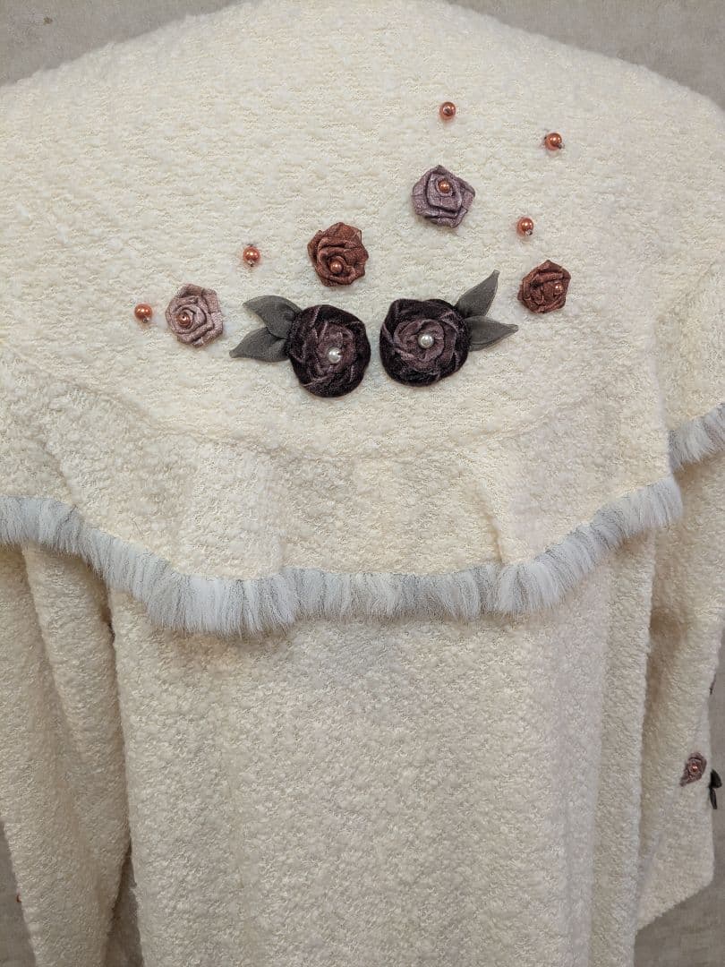 ロングコート　ビッグカラー　花柄　薔薇　手染め　モチーフ　WHITE
