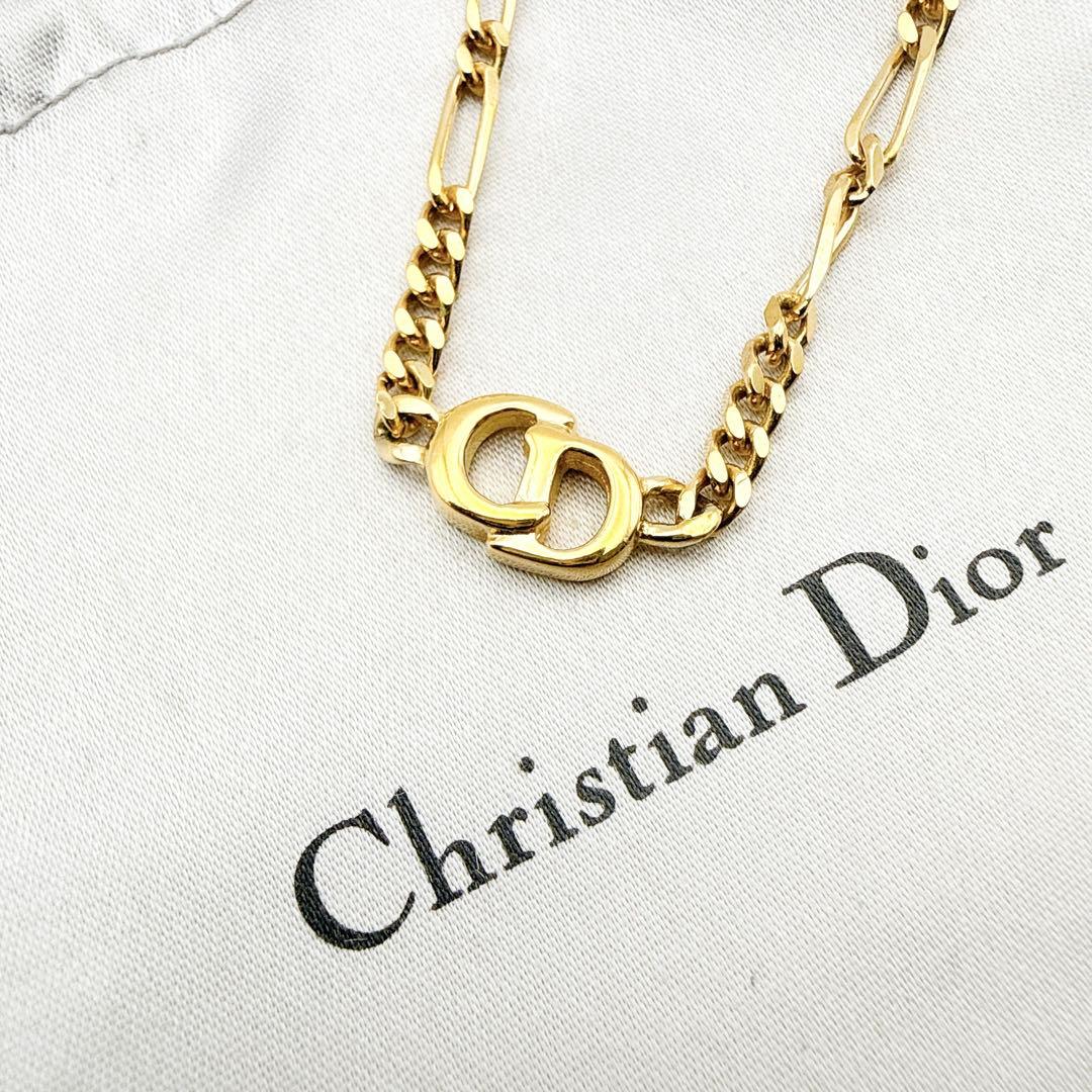 3019 人気✨Dior ネックレス　CD 刻印　ゴールド