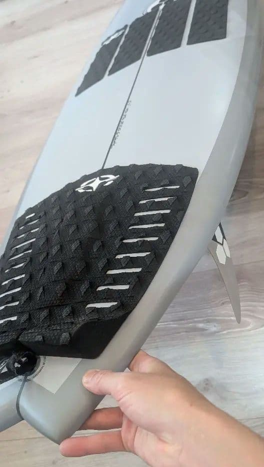 美品　G-Skate（ジースケート） 5'6シャイニングライトフィン付：送料込み