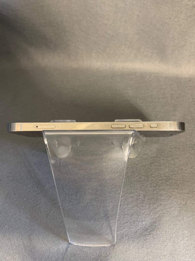 美品　国内版　SIMフリー　iPhone12 Pro 256GB シルバー色
