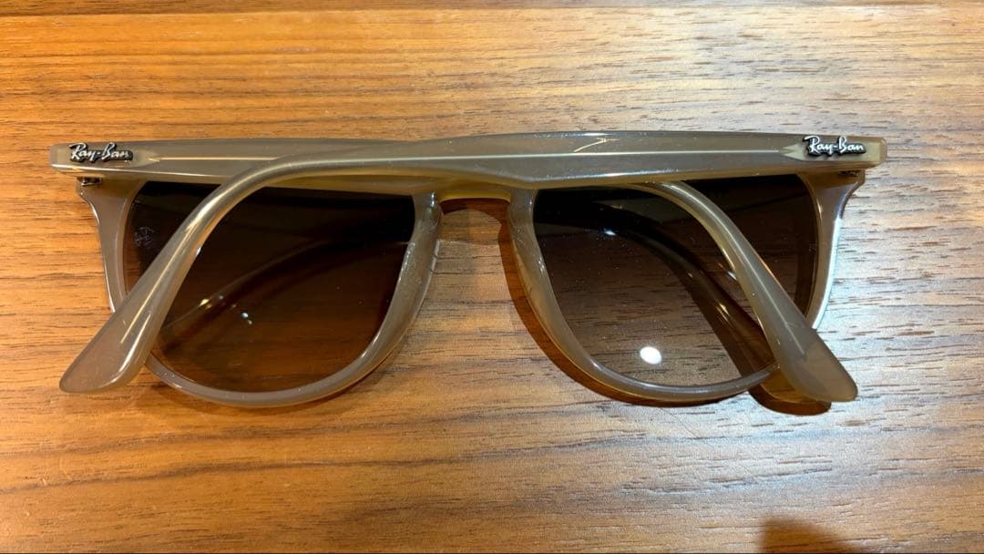 ど*ん様 美品 Ray-Ban サングラス 《RB4259F 6166/13》