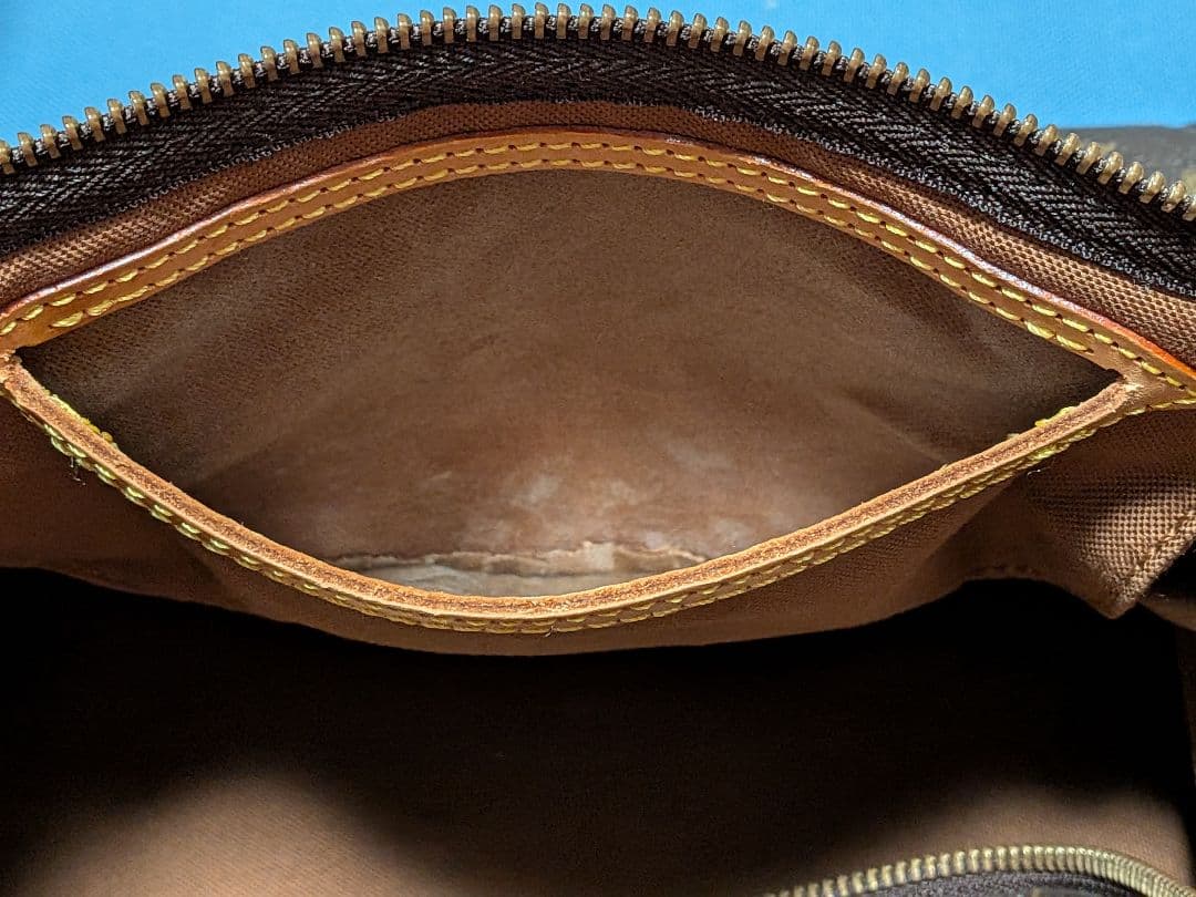 LOUIS VUITTON　ルイヴィトン　ボストンバック