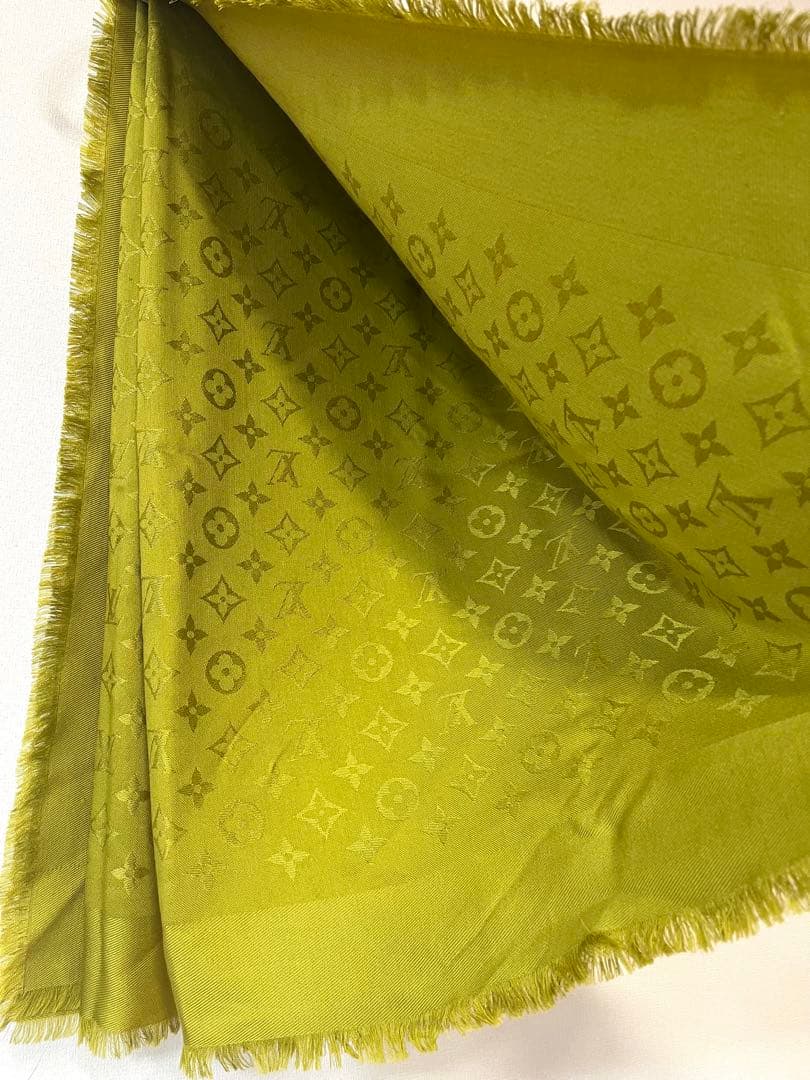 Louis Vuitton モノグラム　大判ストール