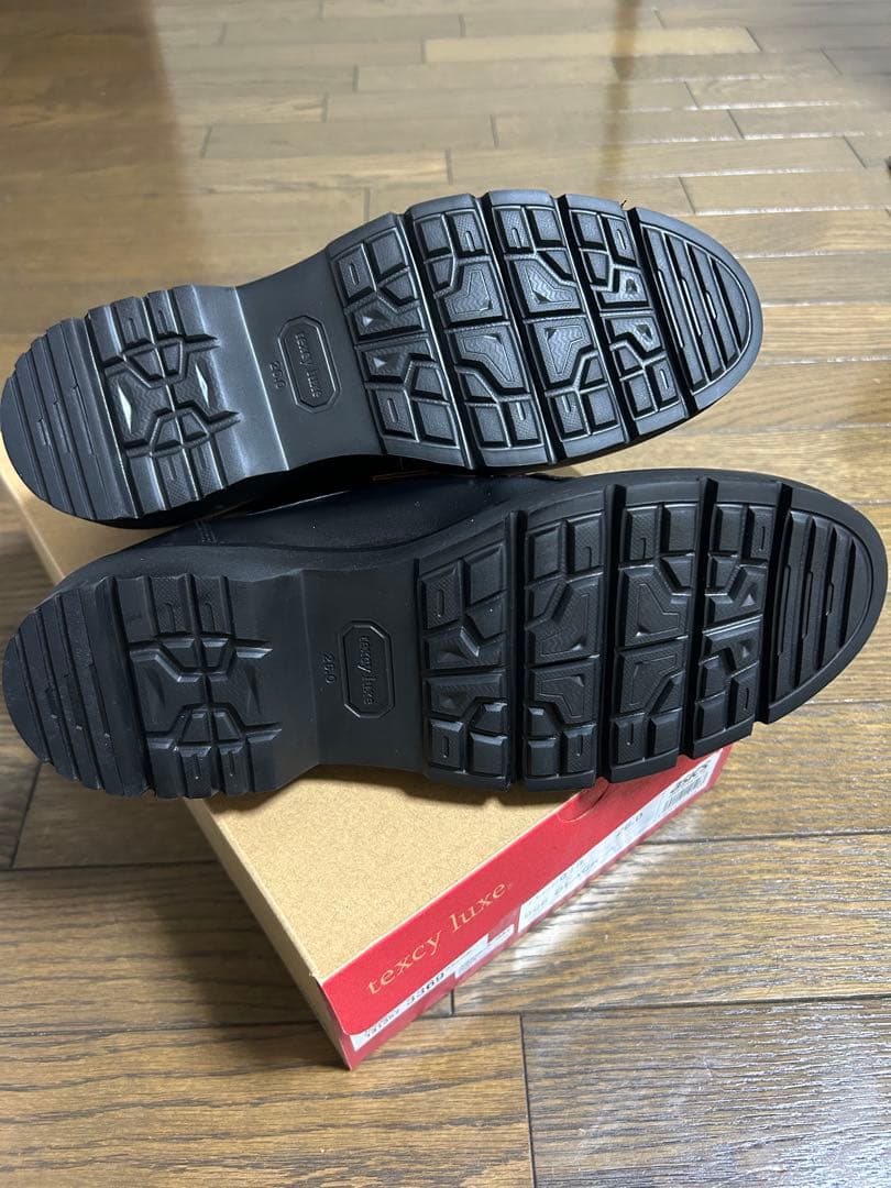 アシックス　texcy luxe 革靴　チロリアン　ローファー