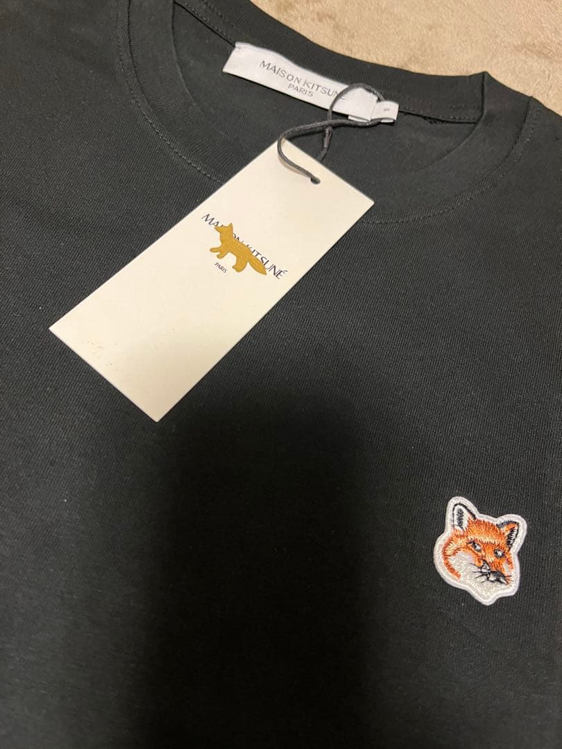 新品メゾンキツネＴシャツ黒Ｓ